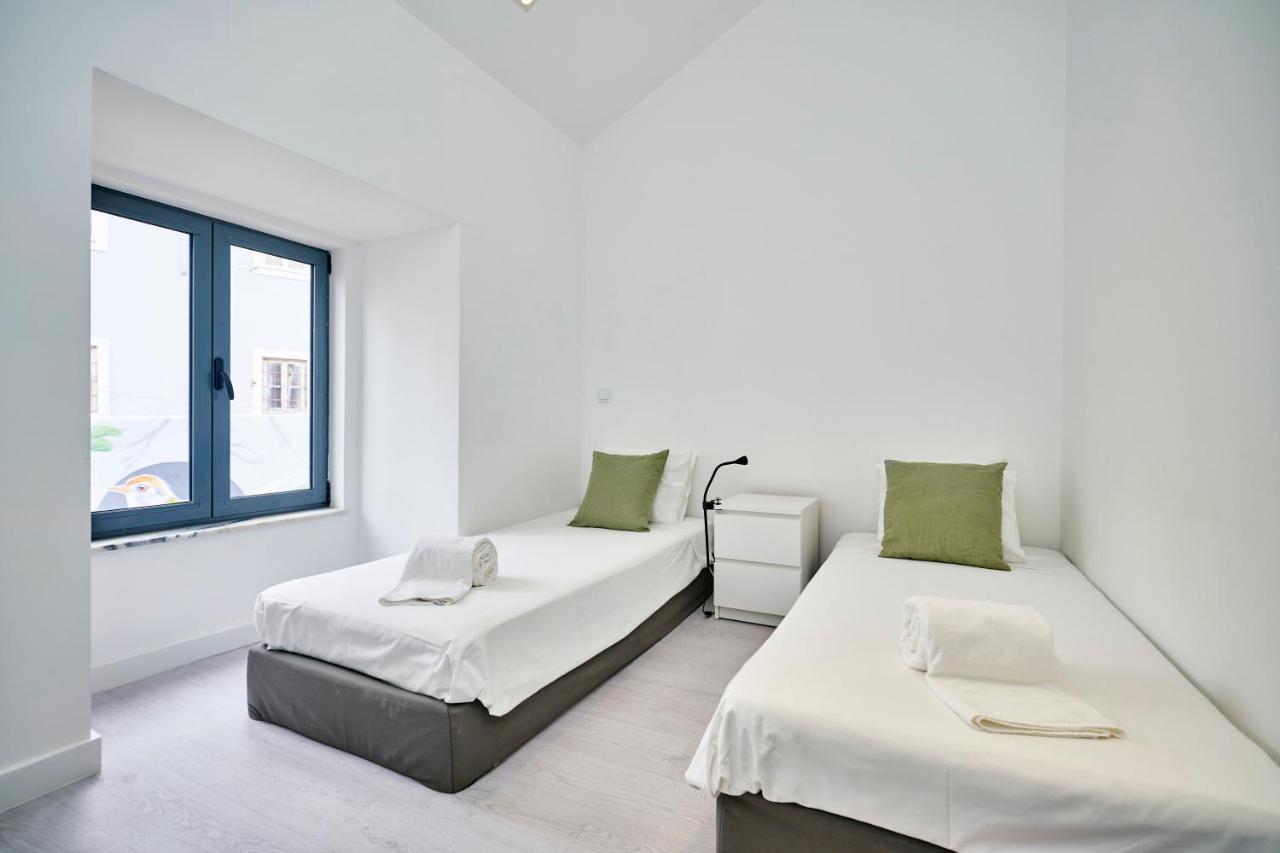 Altido Fabulous 3-Br Apartment In Western Lissabon Buitenkant foto