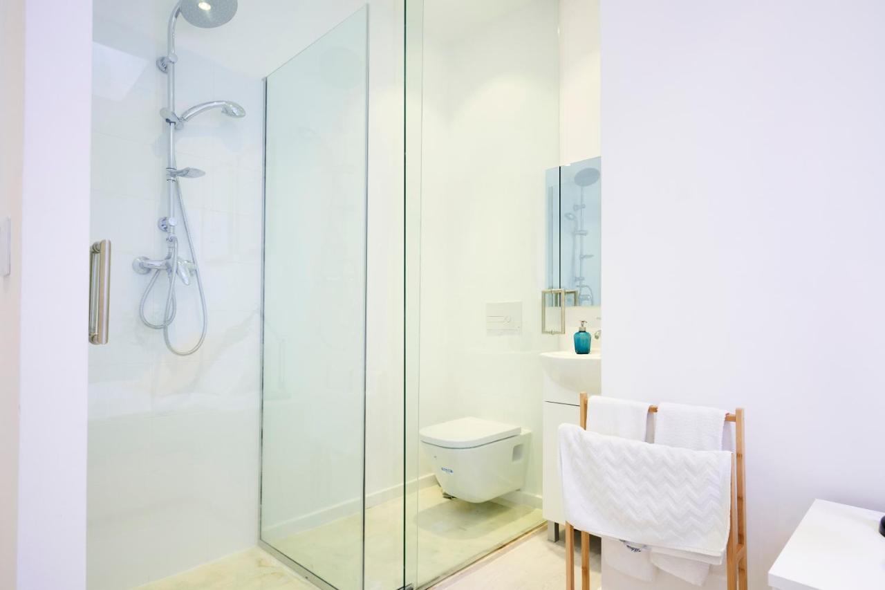 Altido Fabulous 3-Br Apartment In Western Lissabon Buitenkant foto